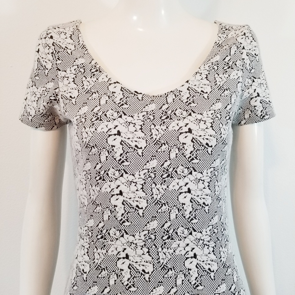 Topshop Black White Floral Print Skater Dress Sz 8 - Picture 3 of 5